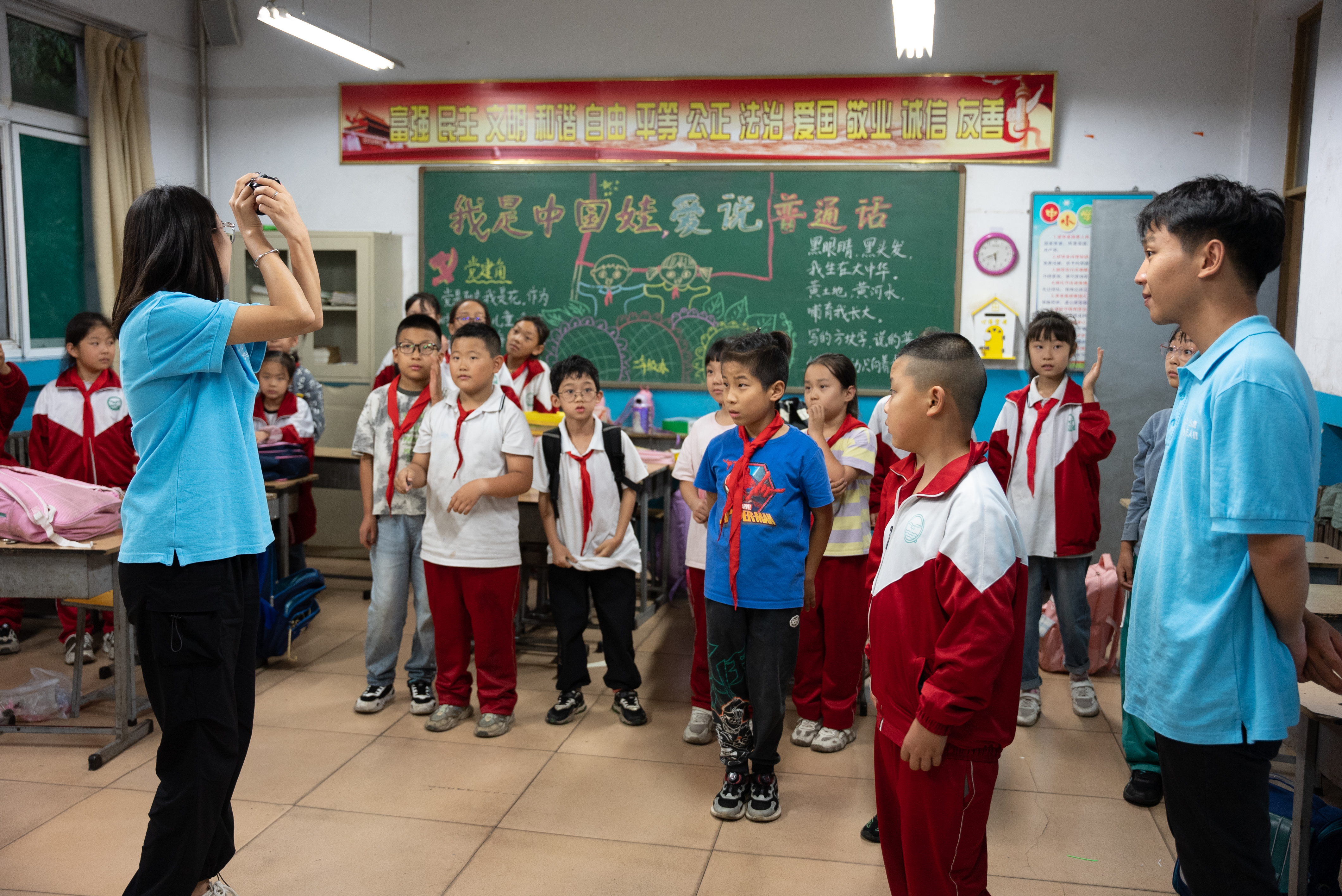 “小小飞行员”进校园|郊区育英小学